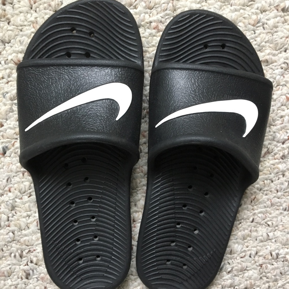 Nike slides